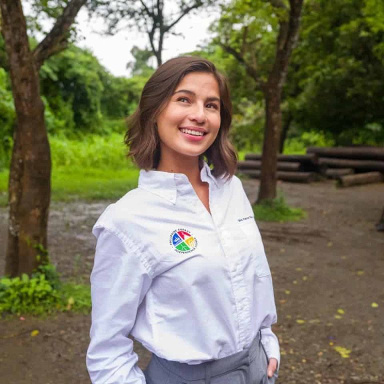 Jasmine Curtis-Smith urges Filipinos to register to vote