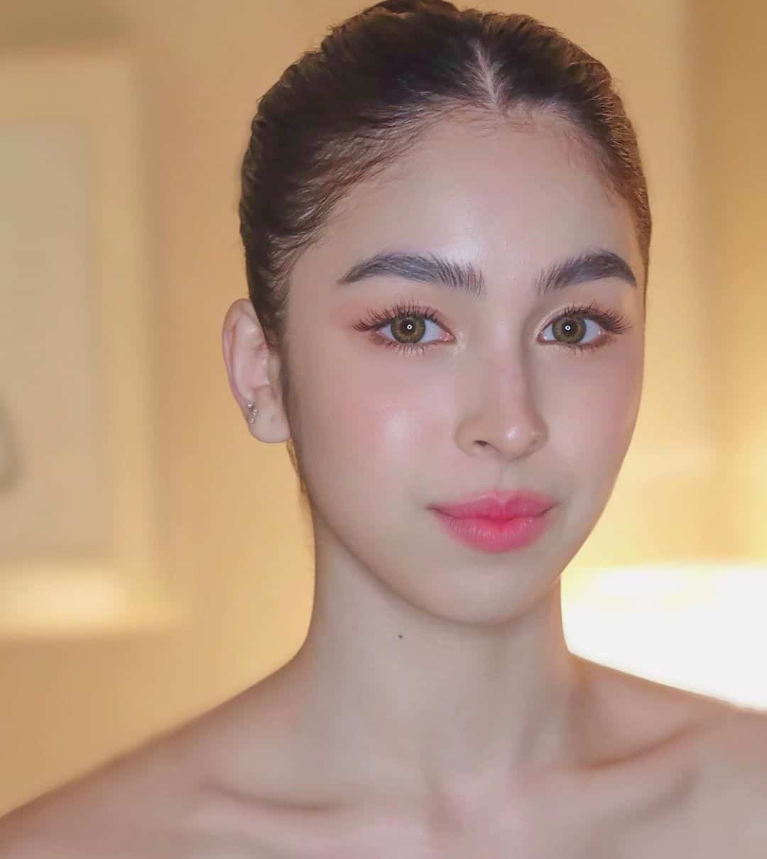 Julia Barretto S Soft And Dewy Look At The Abs Cbn Ball Latest Chika