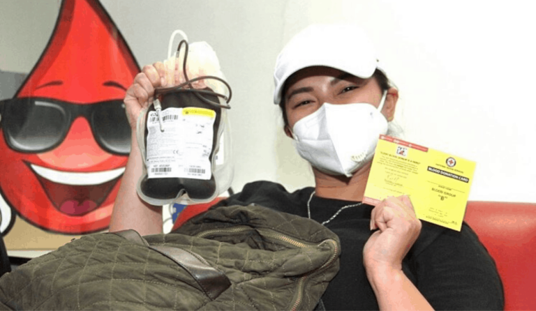 After donating tents to hospitals, Angel Locsin donates blood to Phl Red Cross