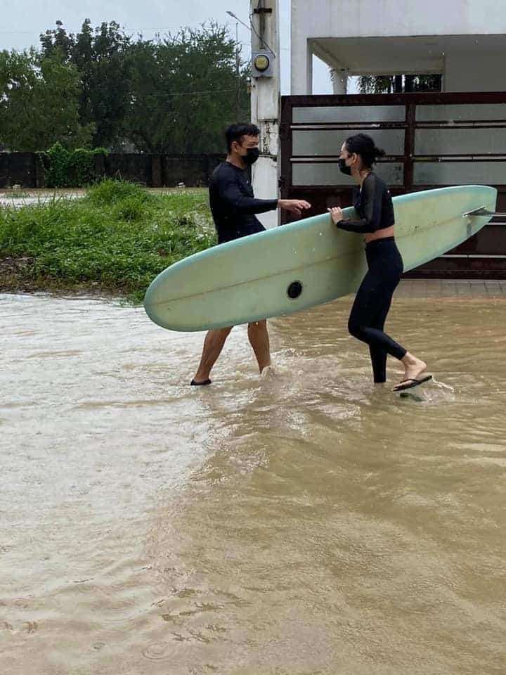 Philstar.com on X: Kapamilya actor Jericho Rosales and wife Kim Jones  helped residents inside their village who were trapped in their houses  during the wrath of Typhoon #UlyssesPH. 👏 Read story here