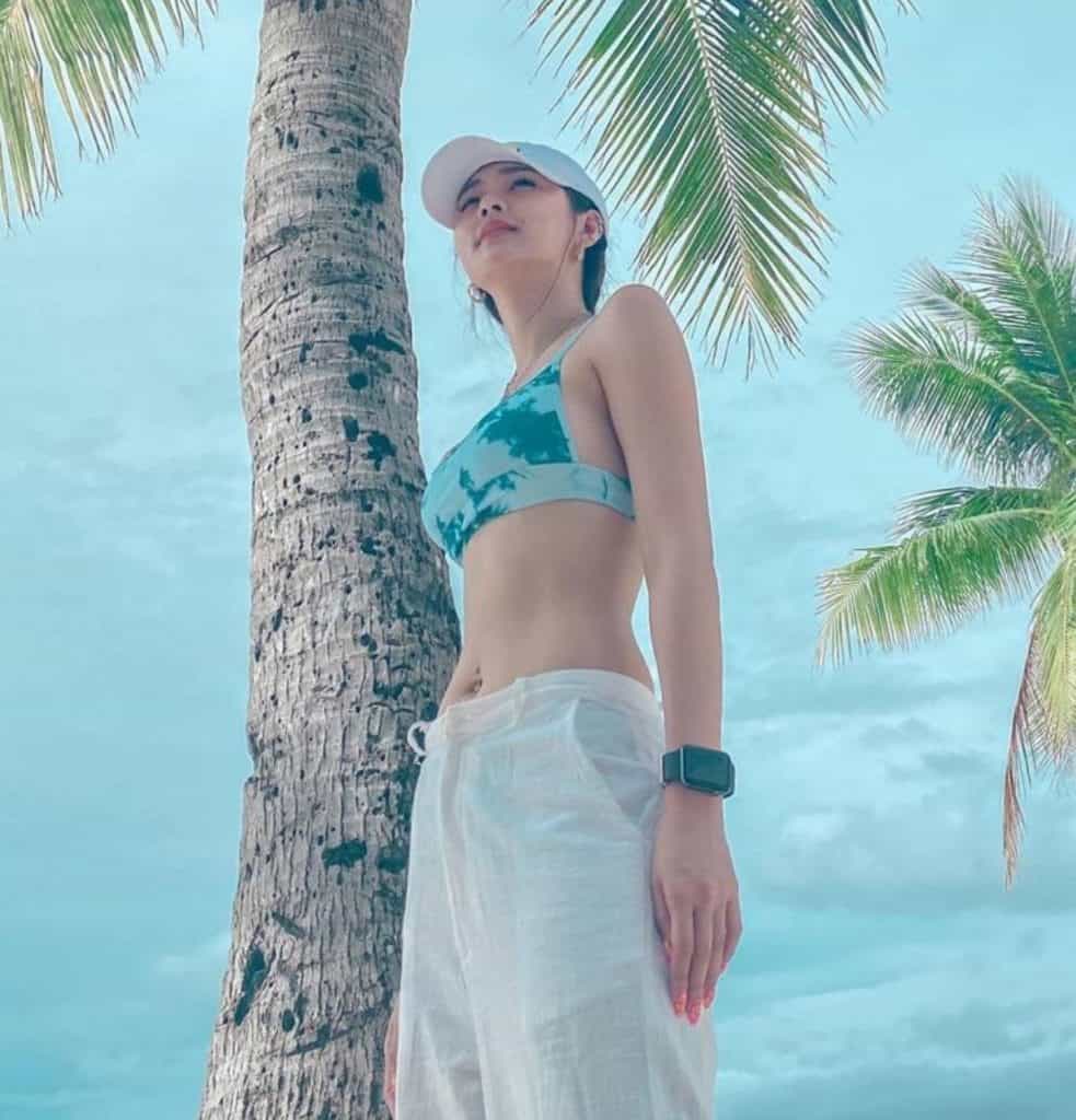 Kim Chiu completes Boracay trip with cliff diving