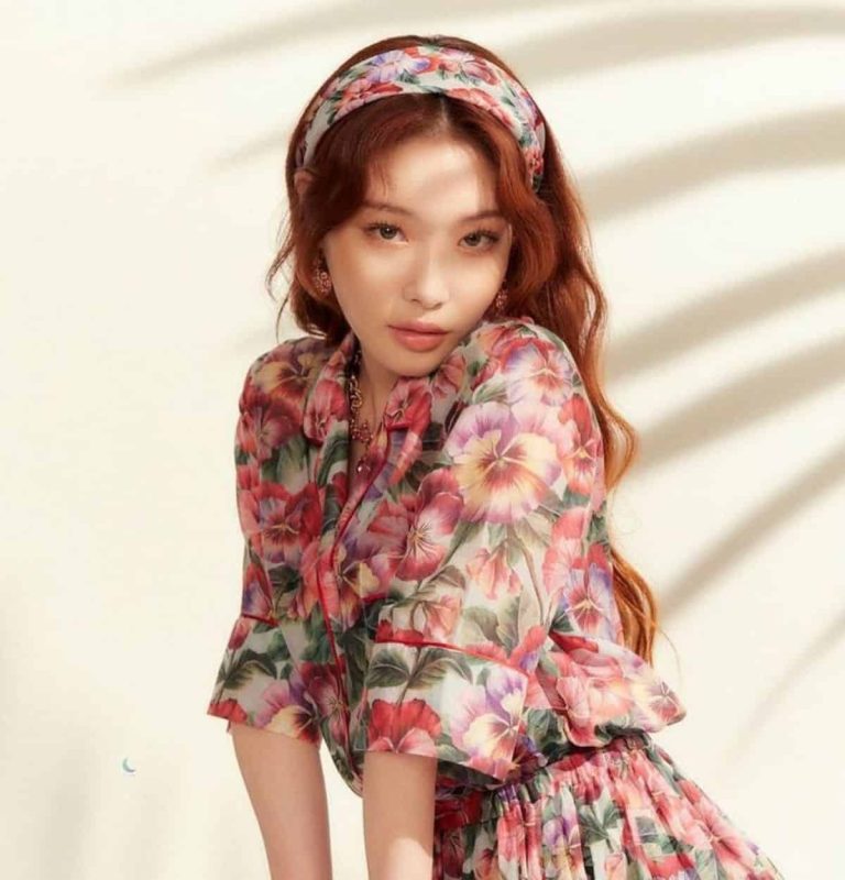 K-pop star Chungha apologizes to fans after testing positive for COVID-19