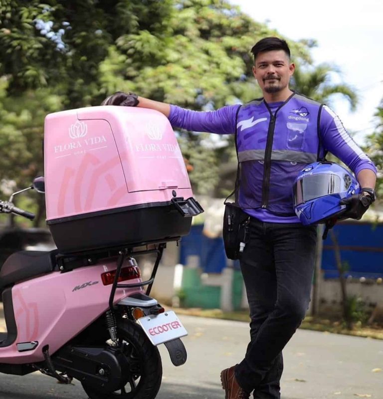 Dingdong Dantes pays tribute to delivery riders on Valentine’s Day