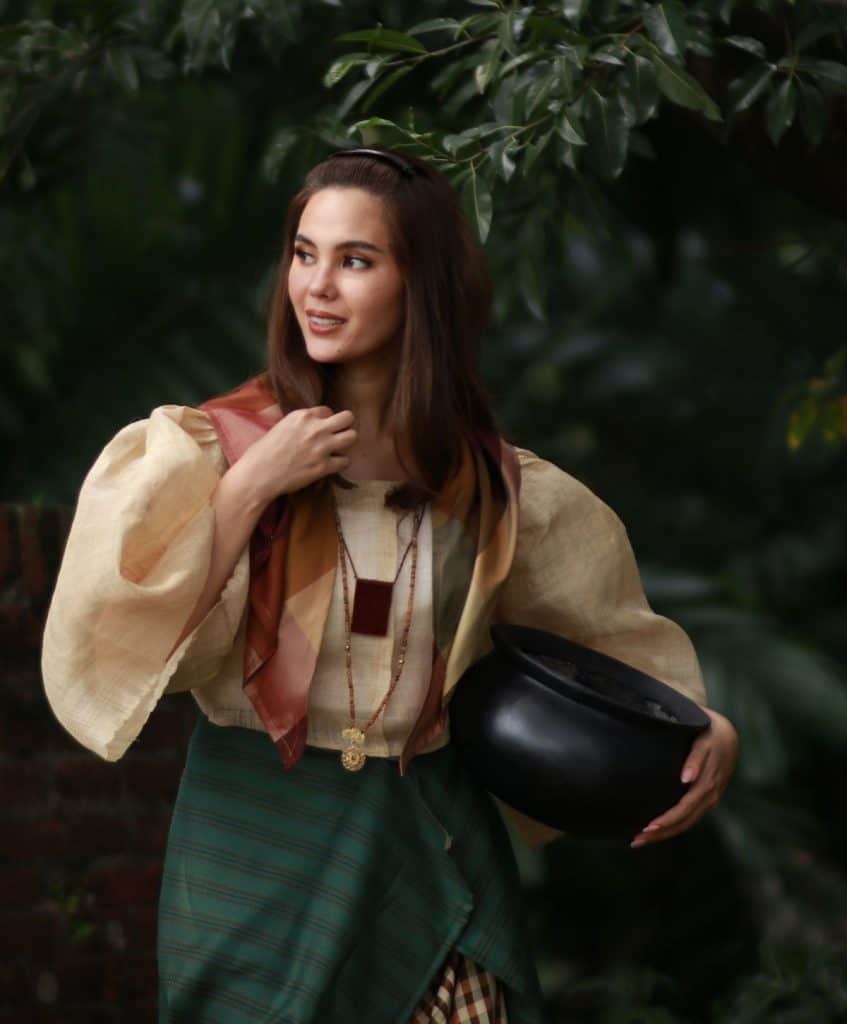 modern filipiniana catriona gray