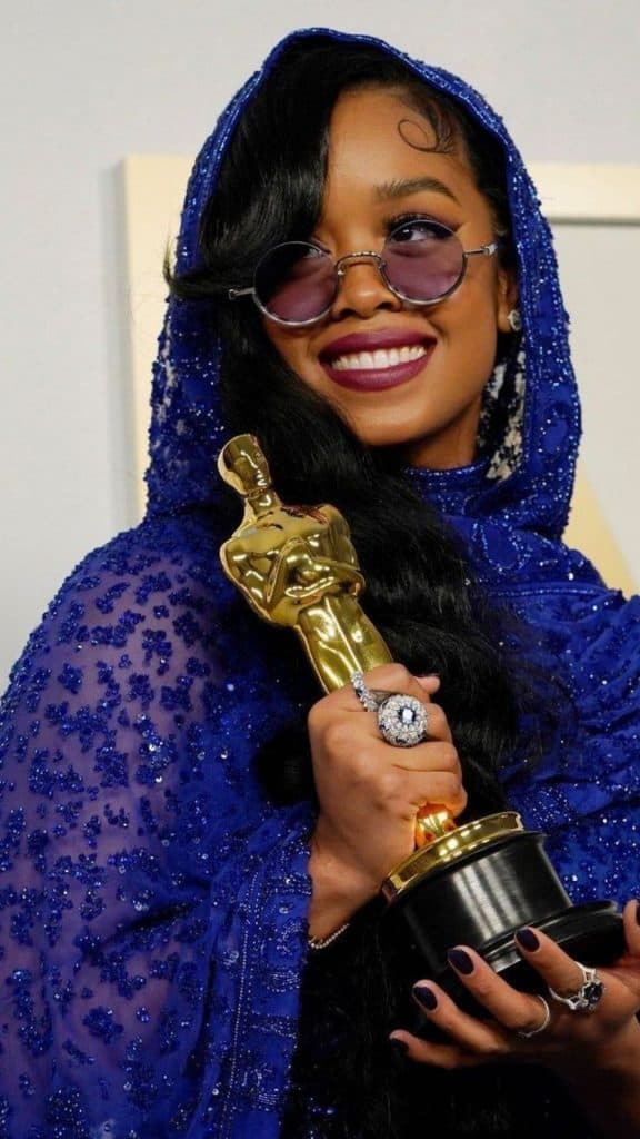 FilAm singer H.E.R. is now an Oscar winner 'God is so great!' Latest Chika