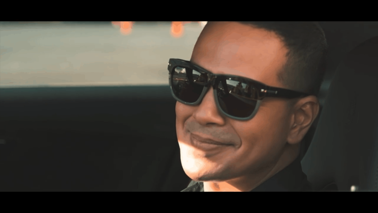 It’s official! John Lloyd joins Maja Salvador’s talent management agency