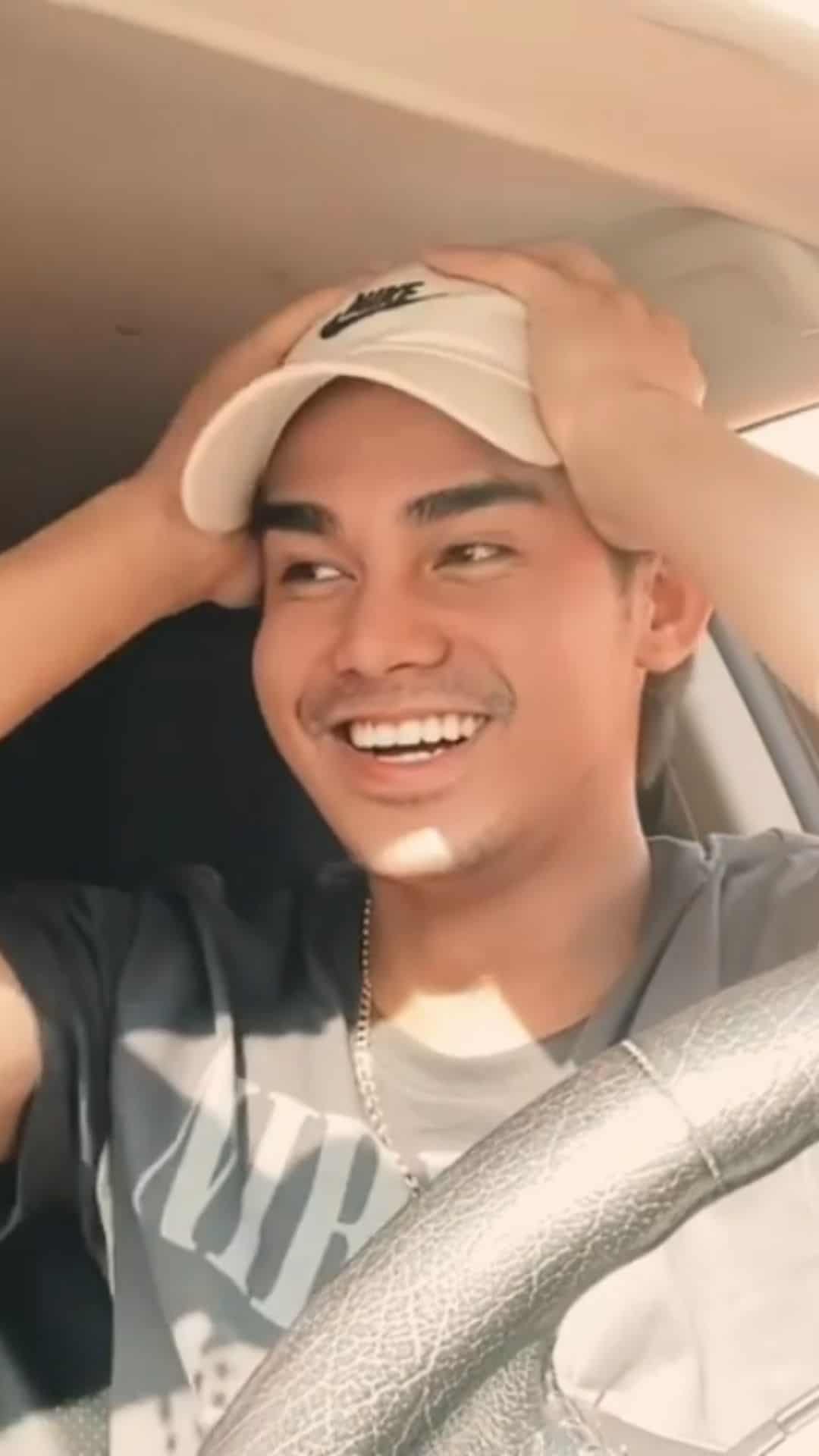 Iñigo Pascual elated after song played on US radio station - Latest Chika