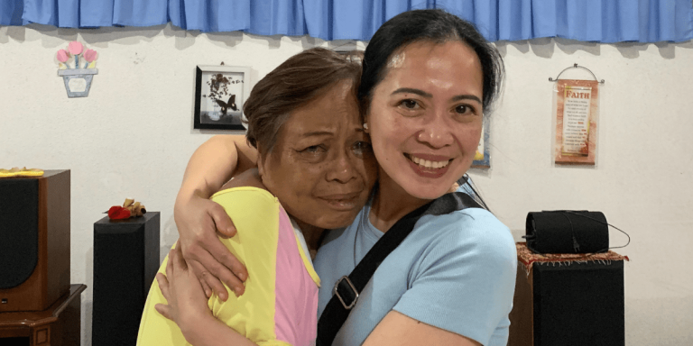 ‘Inaalagaan ko hindi ko kakilala pero Mommy ko hindi ko maalagaan’: Daughter based in Australia reunites with sick mother after three years